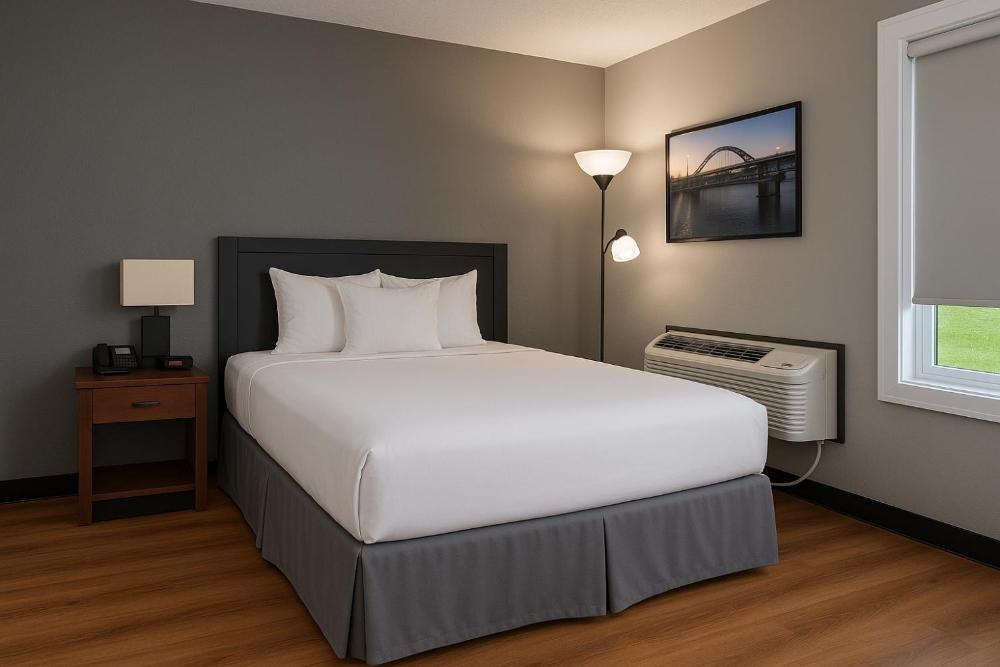 Queen Room - Disability Access interior