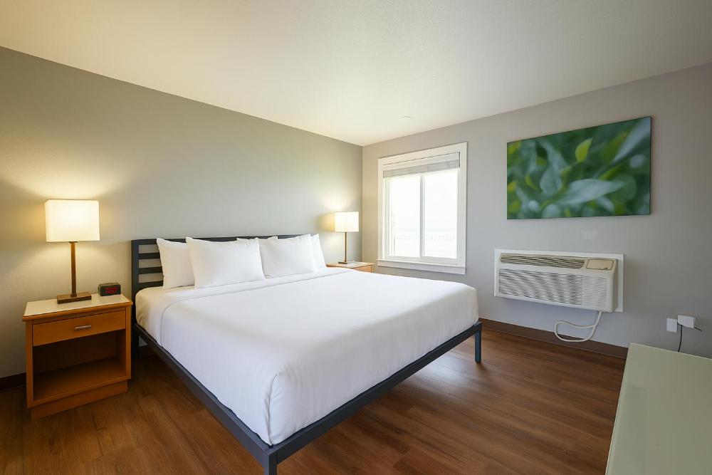 Deluxe King Room interior